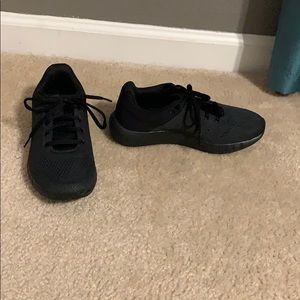 Underarmour black running shoes size 7.5 women